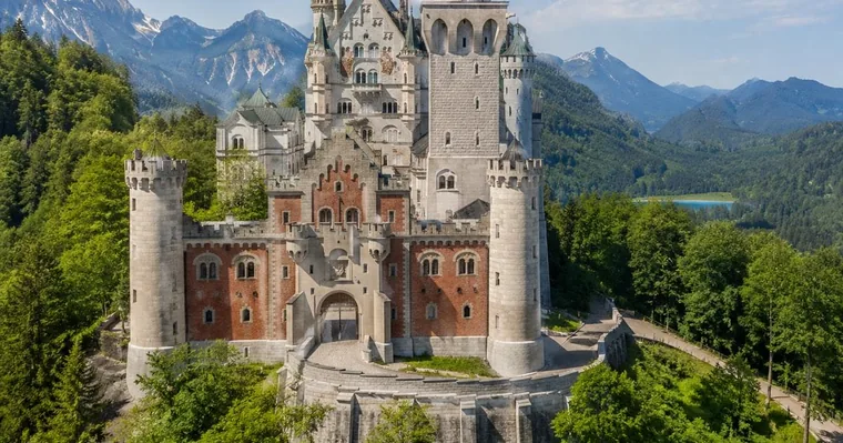 Neuschwanstein Castle: Entry Ticket with Uphill Shuttle Pass